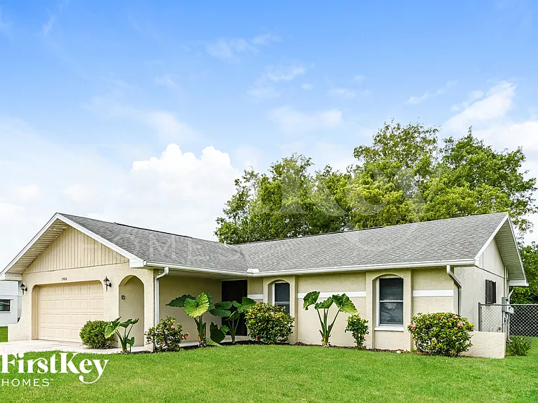 17420 Duquesne Rd — Photo 2