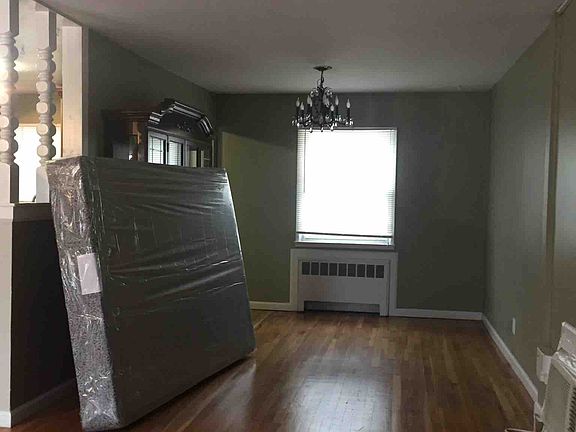 3rd image of 49 Alexander Ave