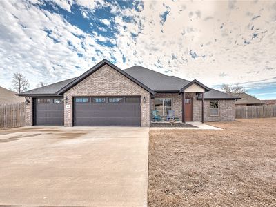 909 Carter Ct, Siloam Springs, AR, 72761
