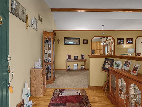 3rd image of 365 Golfview Dr