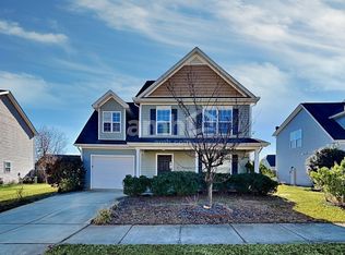 913 Ribbonleaf Ln, Fuquay Varina, NC 27526