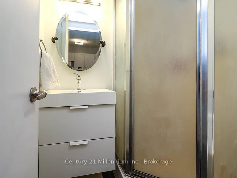 15 Dawson Dr #6 — Photo 13