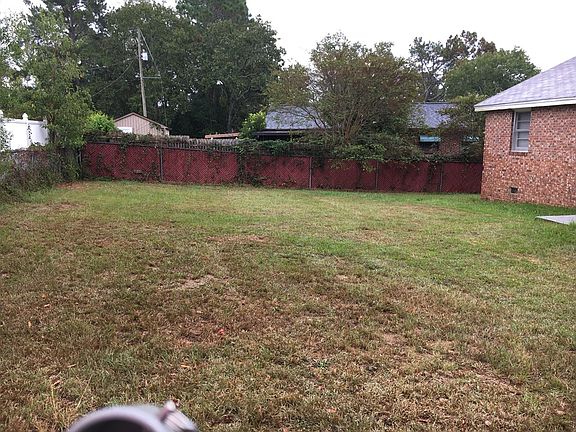 3rd image of 3402 Westmont Dr