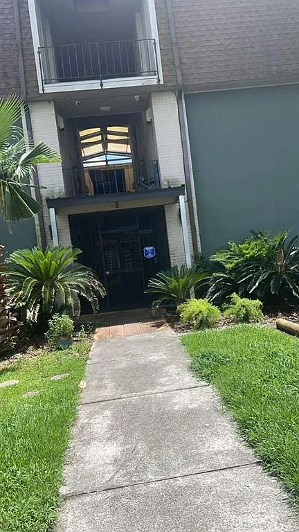 2 bed, 1.5 bath, 1000 sqft, $1,400 — Photo 1