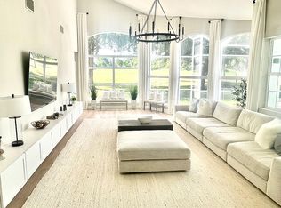 30247 Fairway Dr, Zephyrhills, FL 33543
