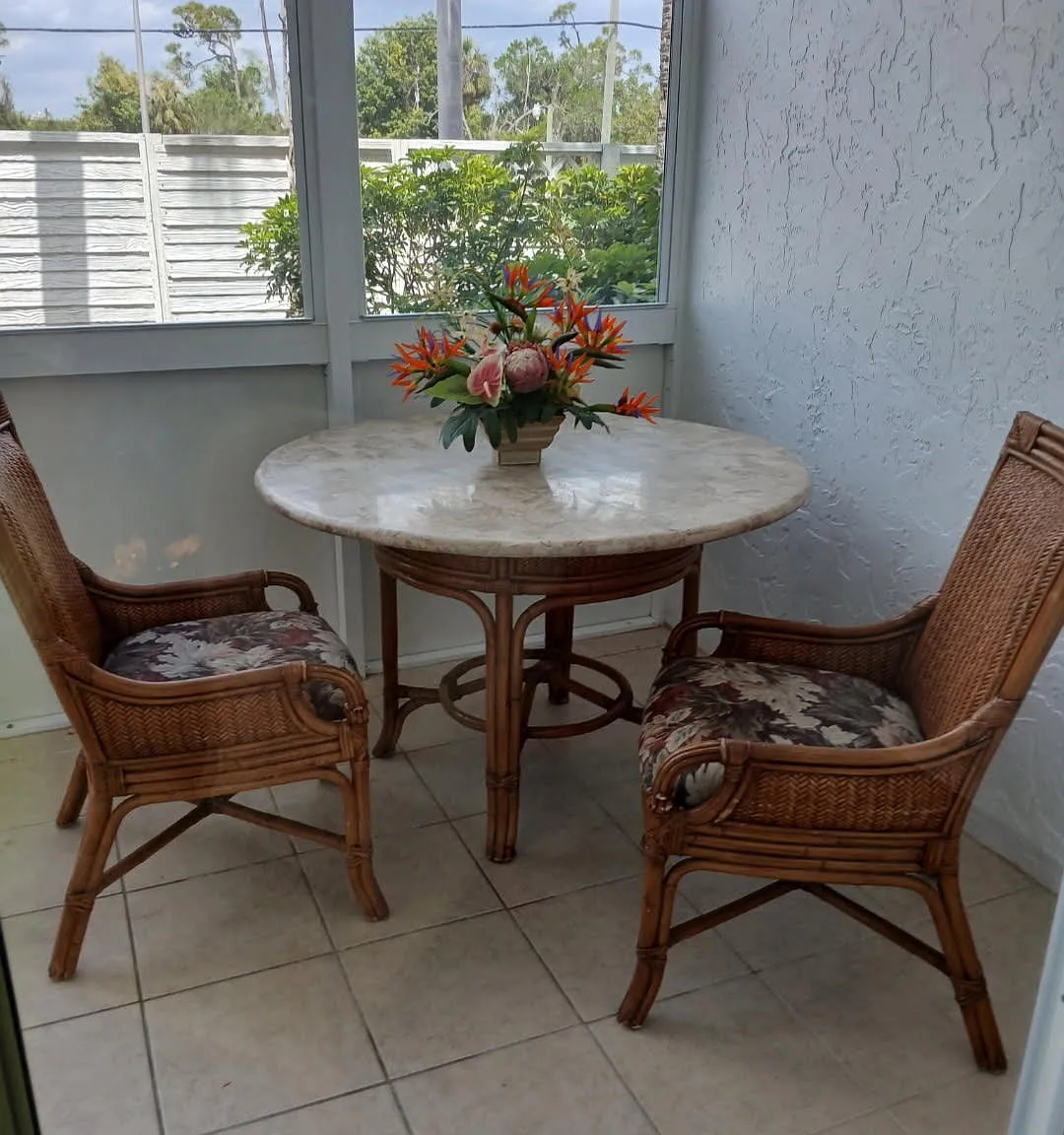 2 bed, 1040 sqft, $1,600 — Photo 2