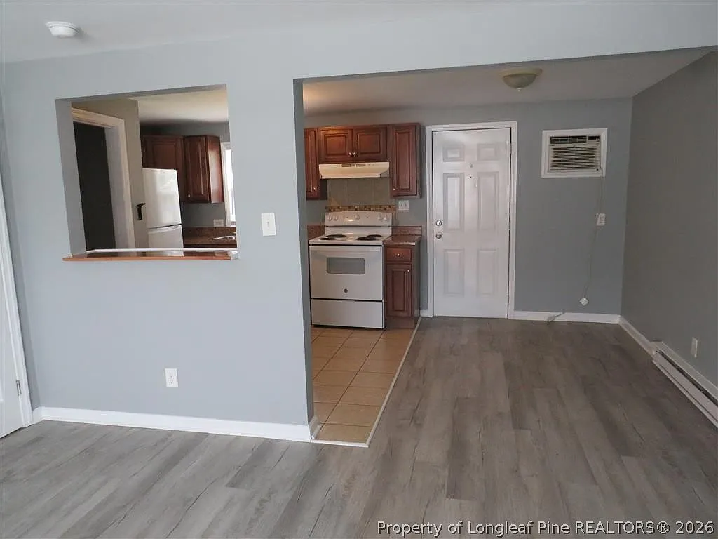 2 bed, 1.0 bath, 800 sqft, $850 — Photo 4
