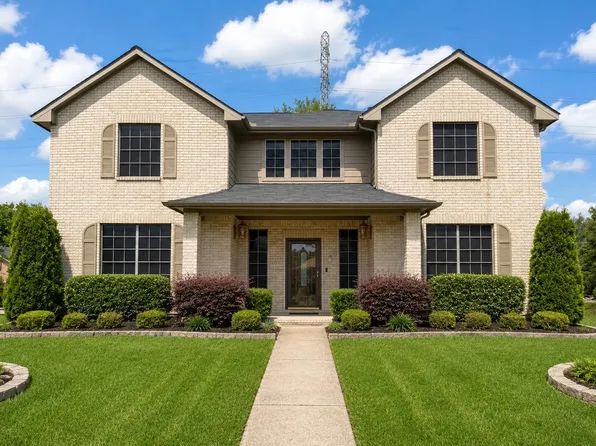 2313 Champion Dr, Pearland, TX 77581