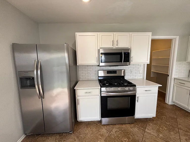 800 Riverway Ln — Photo 29