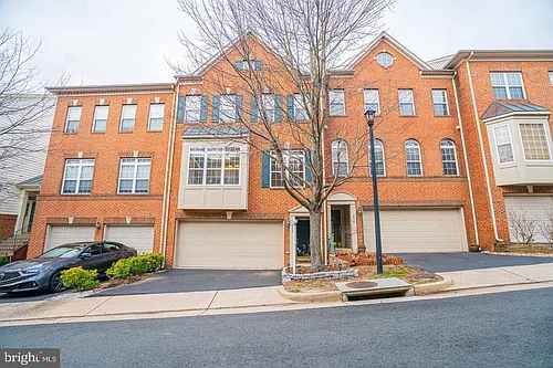 437 Clayton Ln Photo 1