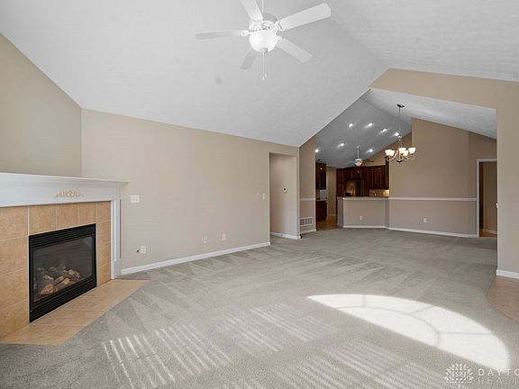 5th image of 9 Scarborough Village Dr
