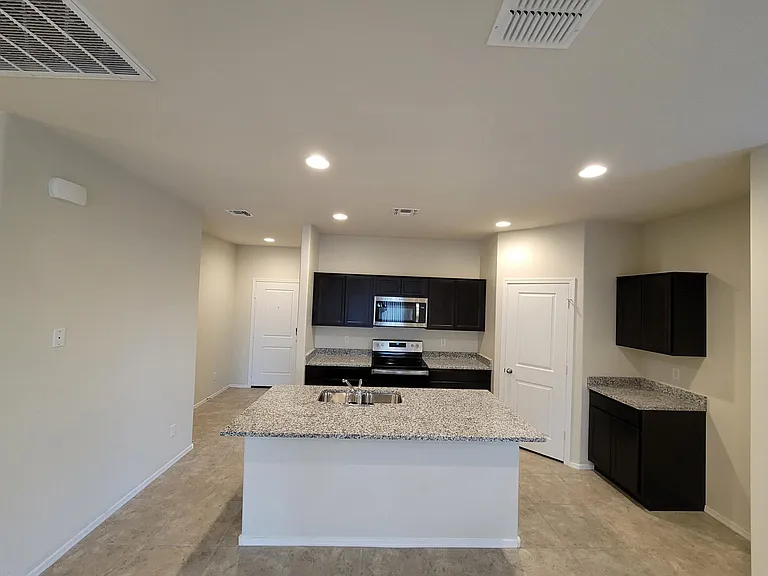 1079 W Avalon Canyon Dr — Photo 5