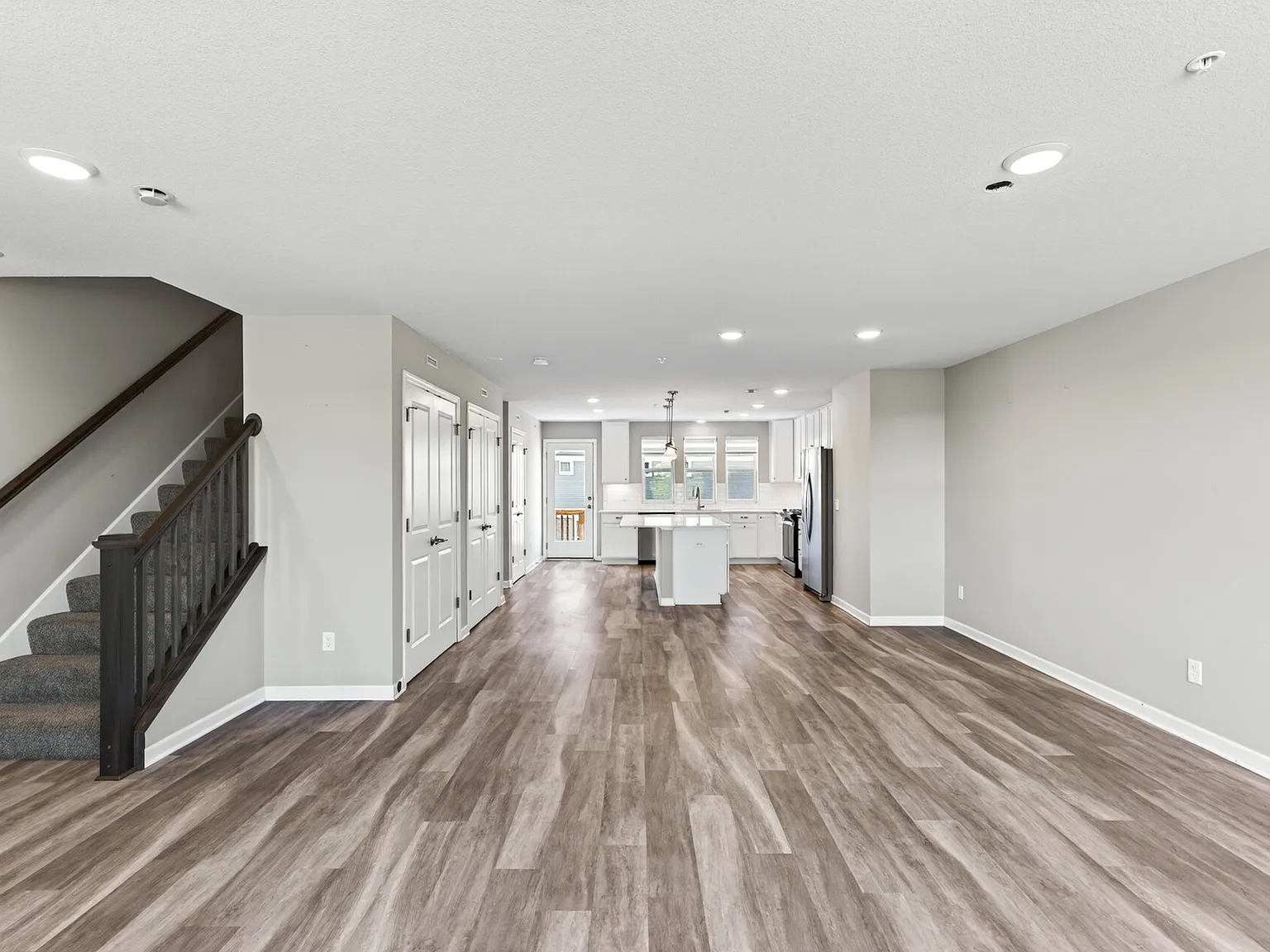 3 bed, 2142 sqft, $2,800 — Photo 4