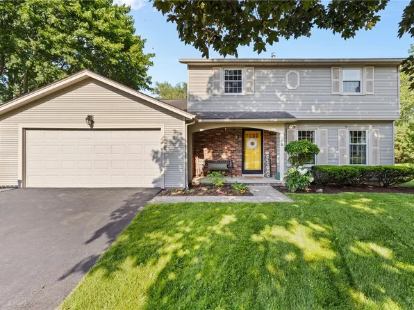 20 Bremen Cir, Penfield, NY 14526