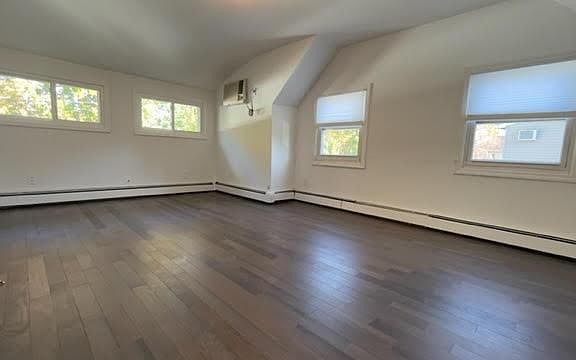 5th image of 60 Woodcock Ln