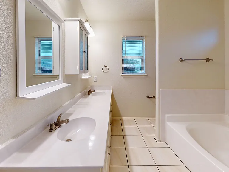 2703 Tara Dr — Photo 22