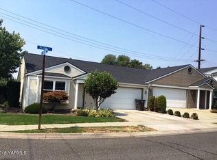 100 Plum Ln, Yakima, WA 98908