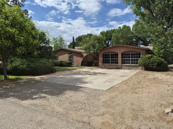 1020 Stuart Rd NW, Albuquerque, NM 87114