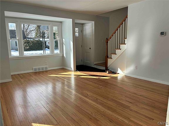 4th image of 51 Homeland Rd