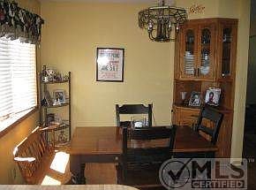 Eat-in Kitchen