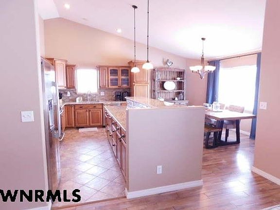 3rd image of 605 Sagebrush Dr