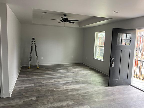 2nd image of 305 E Celestine St