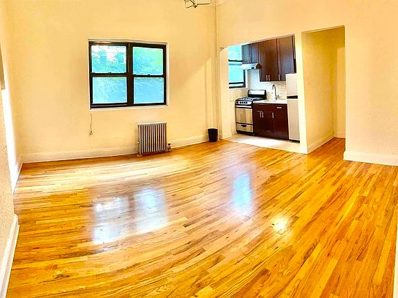 3rd image of 374 7th St APT 4