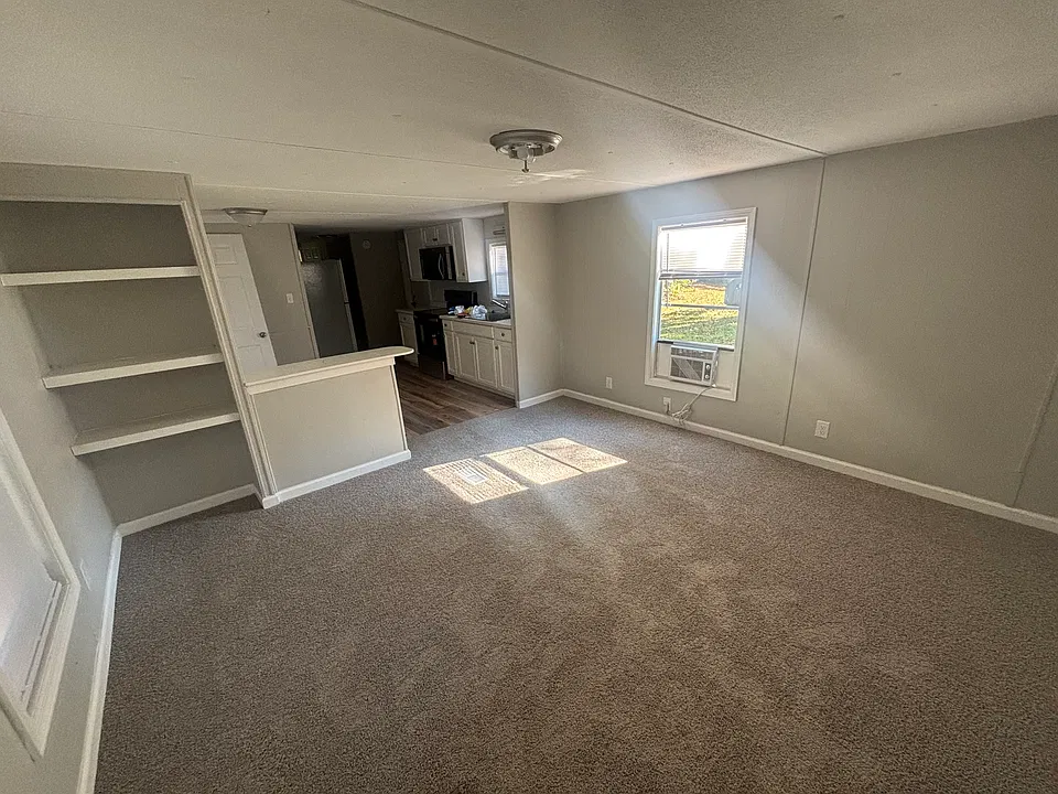 1133 Pickett Rd