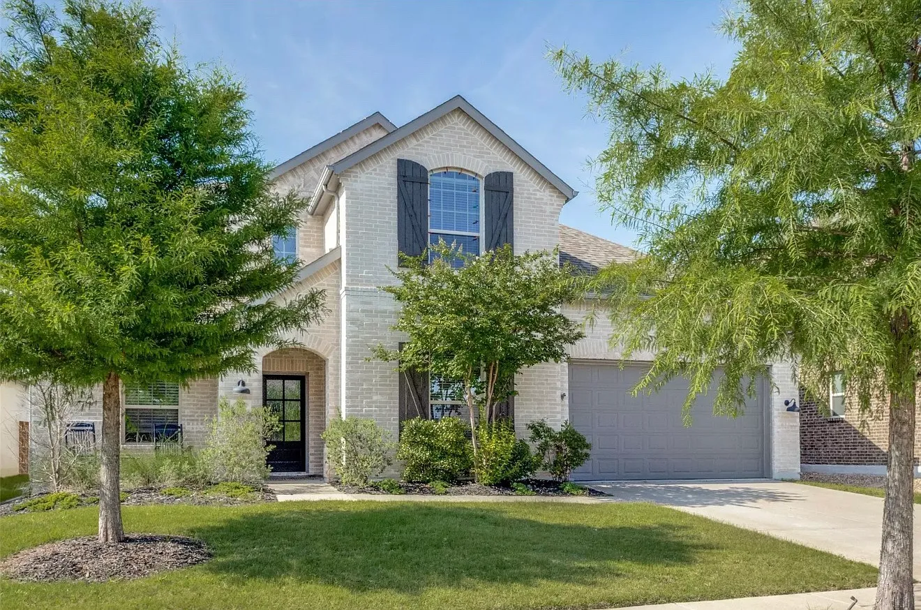 5 bed, 3316 sqft, $3,600 — Photo 2