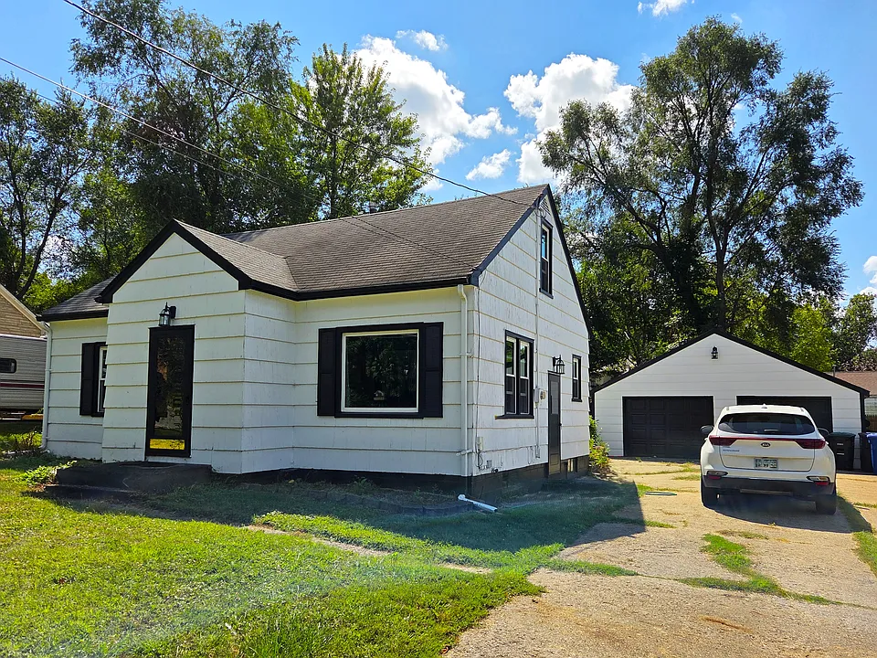 2312 Watrous Ave