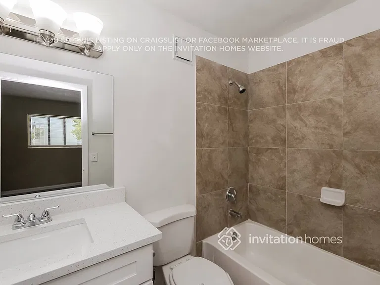 9489 Palm Cir N #9489 — Photo 16