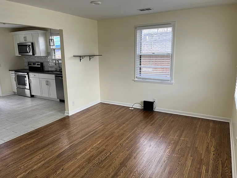 living room (no furnishing)