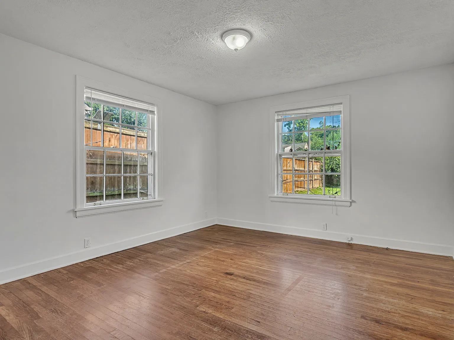 2 bed, 850 sqft, $1,800 — Photo 4