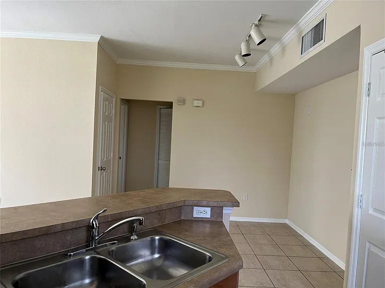 5521 Rosehill Rd #103 — Photo 7