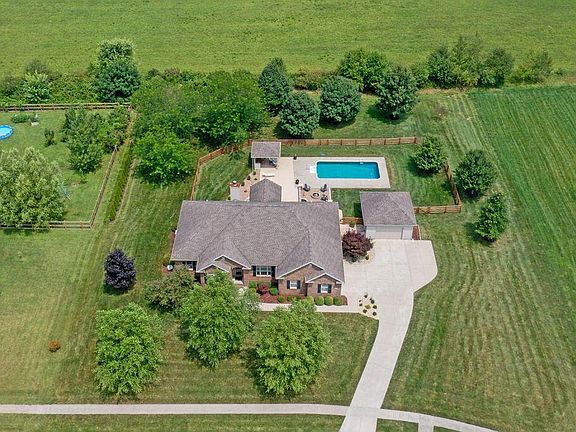3rd image of 112 York Gate Dr