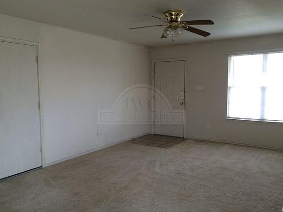 2nd image of 2318 Wildewood Dr Unit A