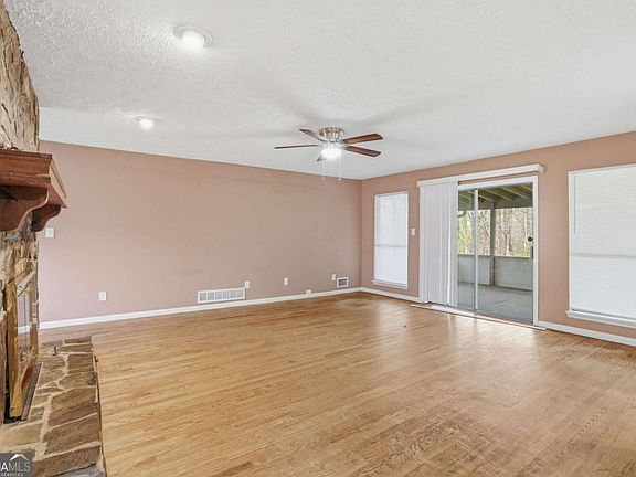 4th image of 251 Milam Rd