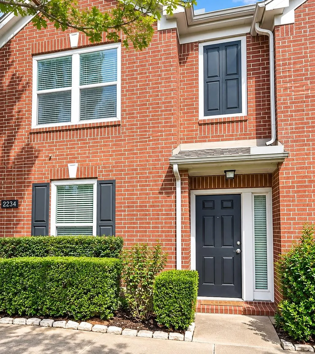 2 bed, 2.0 bath, 1656 sqft, $1,950 — Photo 1