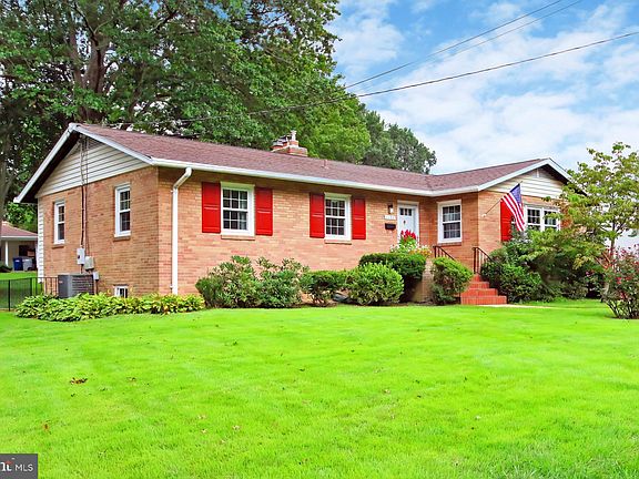 3rd image of 1132 Anesbury Ln