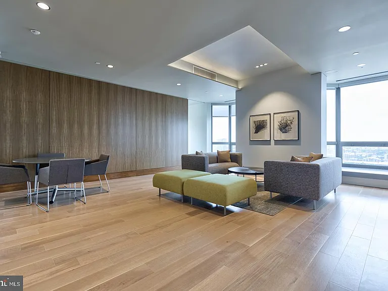 2020 Walnut St #12F — Photo 14
