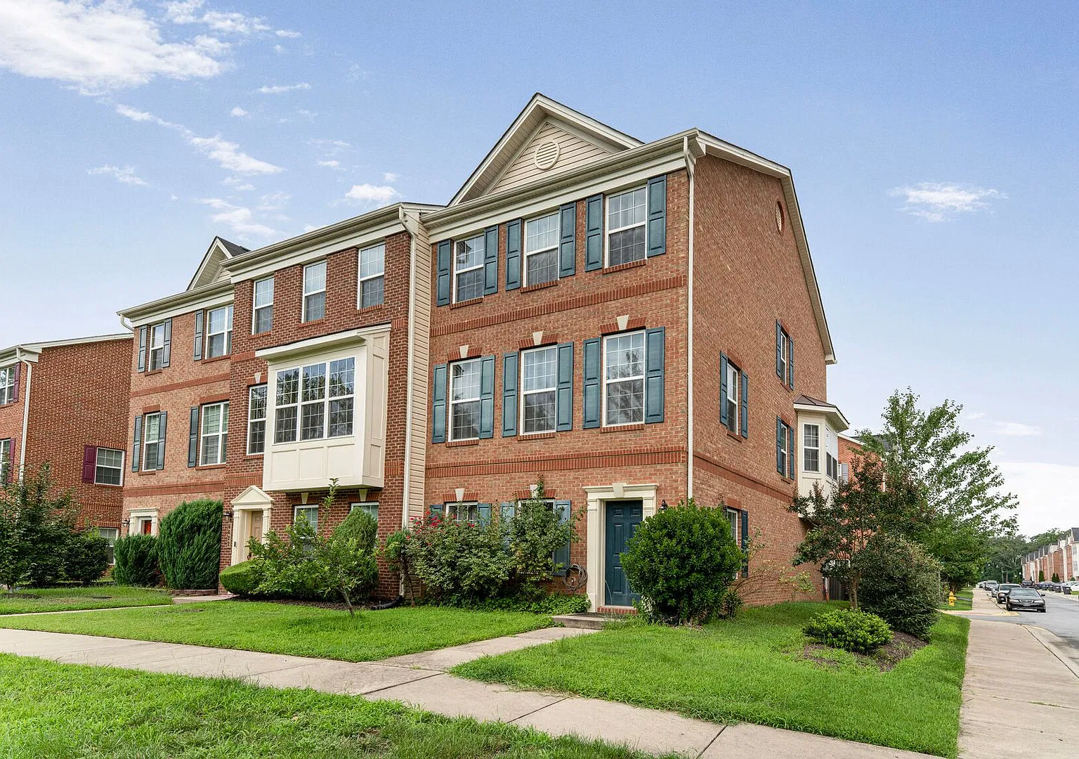 Spacious 3-Level End Unit Townhome — Photo 1