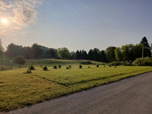 5646 W Riverview Dr, Ludington, MI 49431