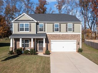 2482 Summersby Dr, Mebane, NC 27302