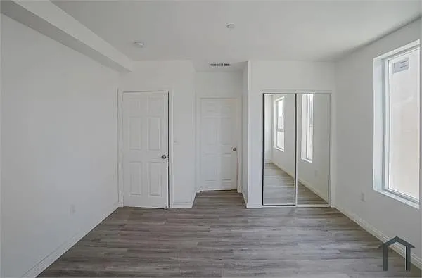 5 bed, 2000 sqft, $3,900 — Photo 3
