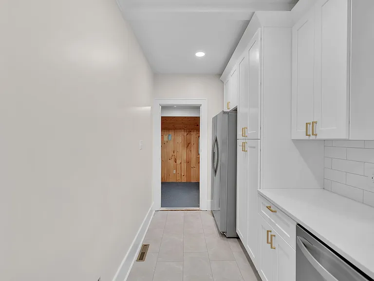 850 Campbell Blvd — Photo 17