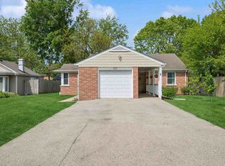 637 Hibbard Rd, Wilmette, IL 60091