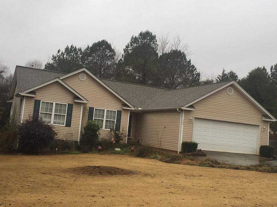 Well kept with 2 car garage