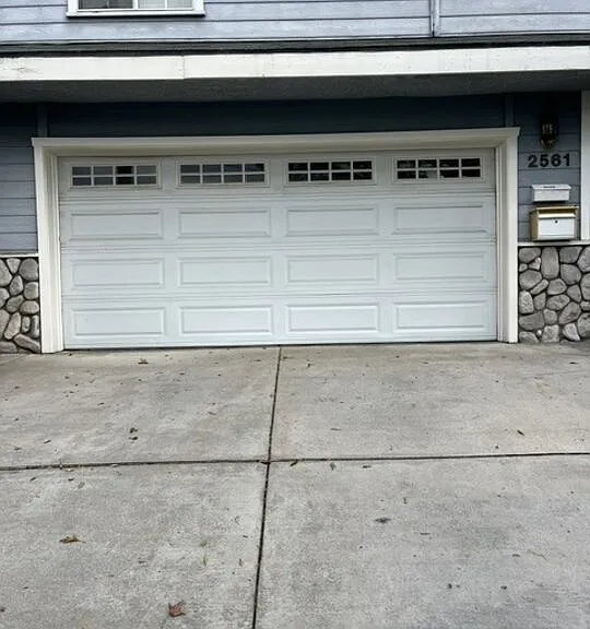 2561 Mayfield Ave — Photo 8