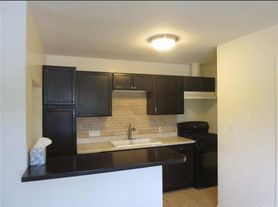 633 W 7th St, Pomona, CA