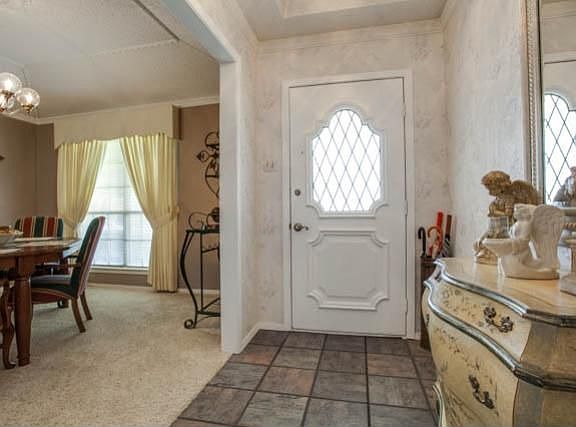3rd image of 4617 Burdock Dr